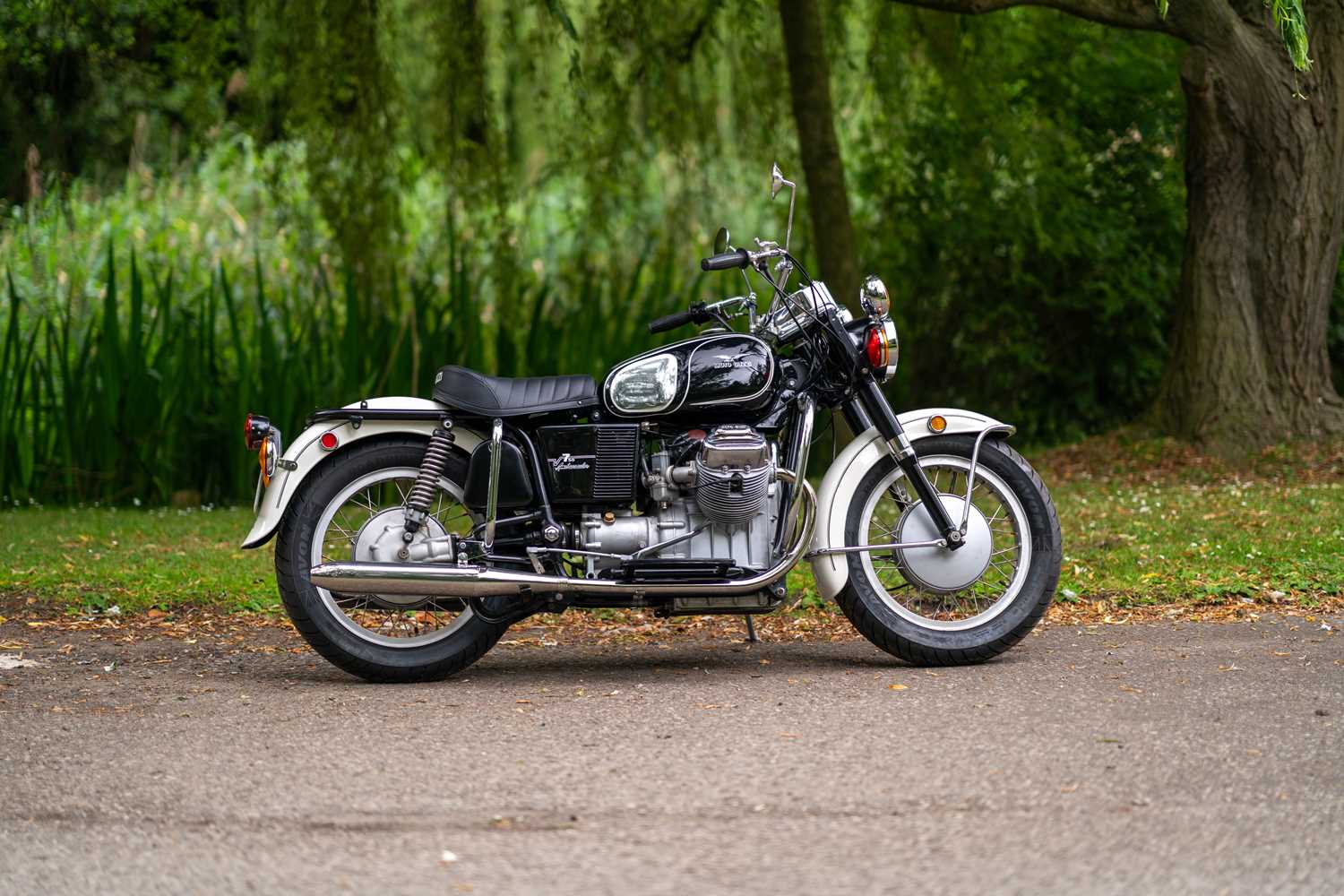 Lot 26 - 1970 Moto Guzzi V750 Ambassador Police