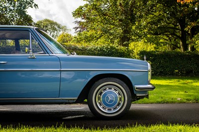 Lot 18 - 1971 Mercedes Benz 220