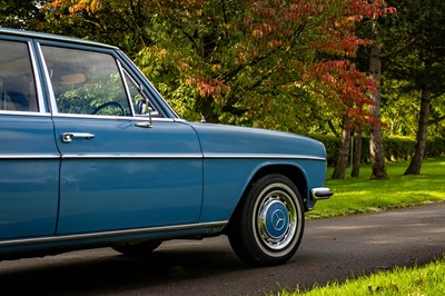 Lot 18 - 1971 Mercedes Benz 220