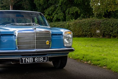 Lot 18 - 1971 Mercedes Benz 220