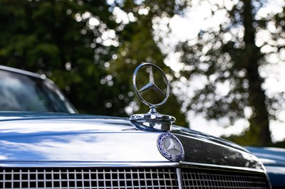 Lot 18 - 1971 Mercedes Benz 220