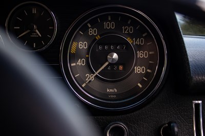 Lot 18 - 1971 Mercedes Benz 220