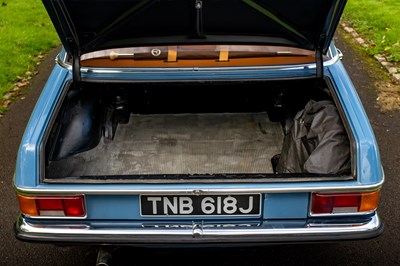 Lot 18 - 1971 Mercedes Benz 220