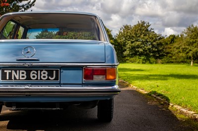 Lot 18 - 1971 Mercedes Benz 220