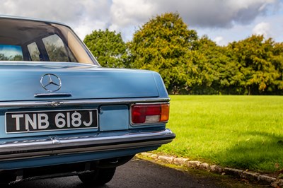 Lot 18 - 1971 Mercedes Benz 220