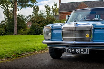 Lot 18 - 1971 Mercedes Benz 220