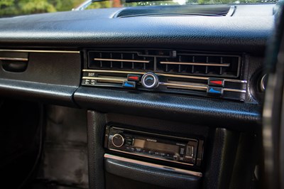 Lot 18 - 1971 Mercedes Benz 220