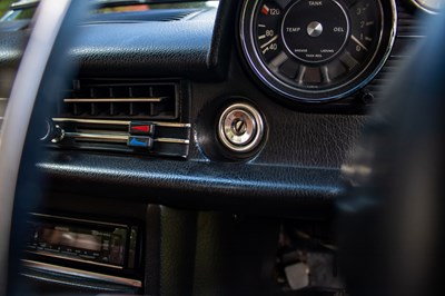 Lot 18 - 1971 Mercedes Benz 220
