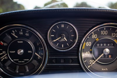 Lot 18 - 1971 Mercedes Benz 220