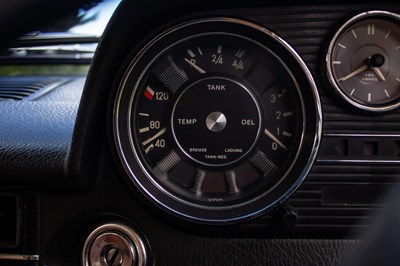 Lot 18 - 1971 Mercedes Benz 220