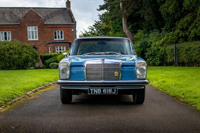 Lot 18 - 1971 Mercedes Benz 220