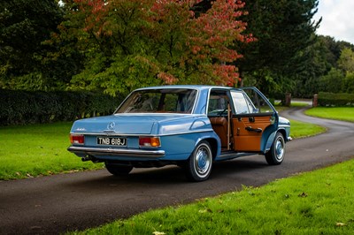 Lot 18 - 1971 Mercedes Benz 220