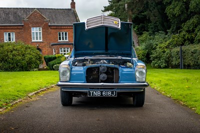 Lot 18 - 1971 Mercedes Benz 220