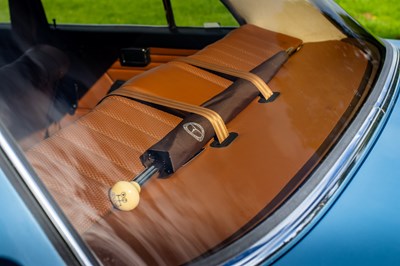 Lot 18 - 1971 Mercedes Benz 220