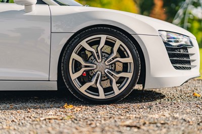 Lot 36 - 2010 Audi R8 Spyder V8