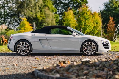 Lot 36 - 2010 Audi R8 Spyder V8