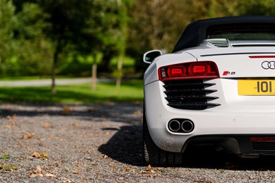 Lot 36 - 2010 Audi R8 Spyder V8