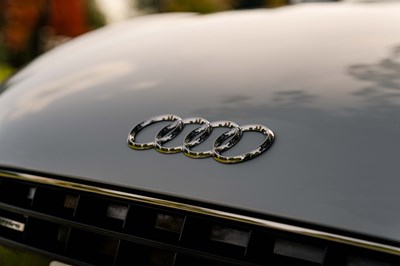 Lot 36 - 2010 Audi R8 Spyder V8