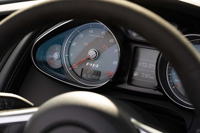Lot 36 - 2010 Audi R8 Spyder V8