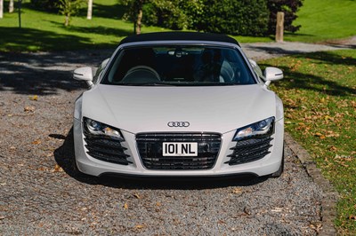 Lot 36 - 2010 Audi R8 Spyder V8