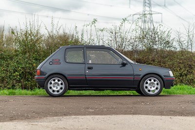 Peugeot 205 Gti 1.9 1988 Red odeon 078 1/43 Metal 504 Pièces Peugeot 205 Gti 1.9 1988 Red odeon 078 1/43 Metal 504 Pièces