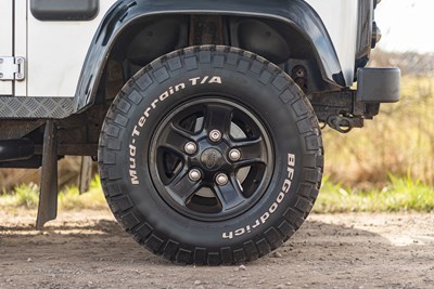 Lot 96 - 2004 Land Rover Defender 90 TD5