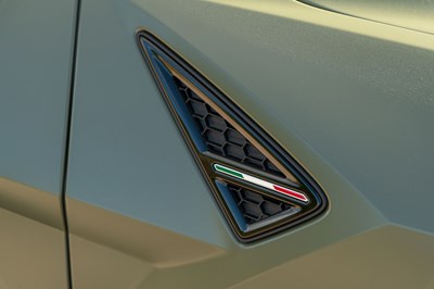 Lot 76 - 2023 Lamborghini Urus Perfomante
