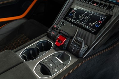 Lot 76 - 2023 Lamborghini Urus Perfomante