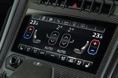 Lot 76 - 2023 Lamborghini Urus Perfomante