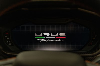 Lot 76 - 2023 Lamborghini Urus Perfomante