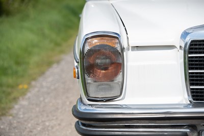 Lot 15 - 1971 Mercedes-Benz 250 CE