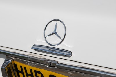 Lot 15 - 1971 Mercedes-Benz 250 CE
