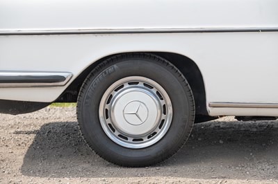 Lot 15 - 1971 Mercedes-Benz 250 CE