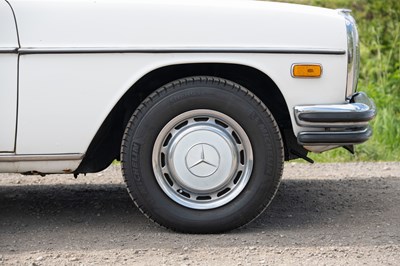 Lot 15 - 1971 Mercedes-Benz 250 CE