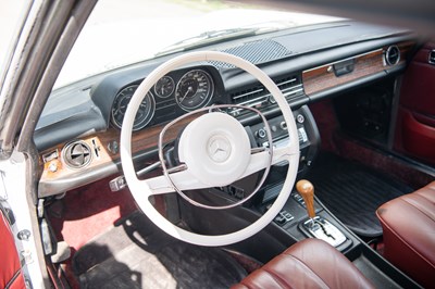 Lot 15 - 1971 Mercedes-Benz 250 CE