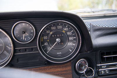 Lot 15 - 1971 Mercedes-Benz 250 CE