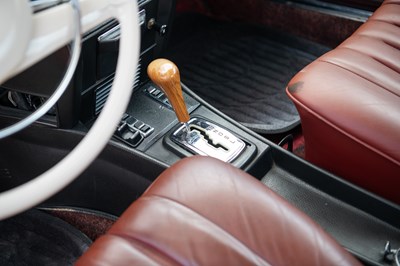 Lot 15 - 1971 Mercedes-Benz 250 CE