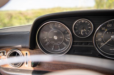 Lot 15 - 1971 Mercedes-Benz 250 CE