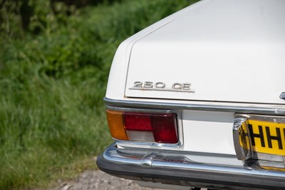 Lot 15 - 1971 Mercedes-Benz 250 CE