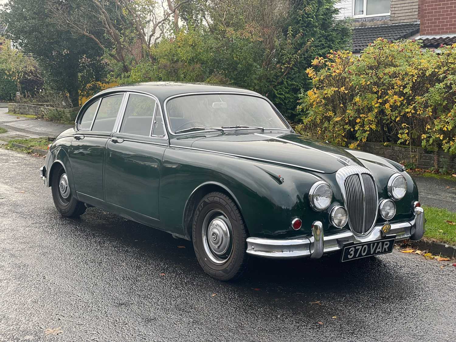 Lot 88 - 1963 Daimler V8-250