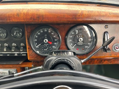Lot 88 - 1963 Daimler V8-250