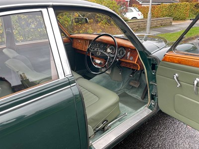 Lot 88 - 1963 Daimler V8-250