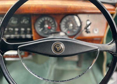 Lot 88 - 1963 Daimler V8-250