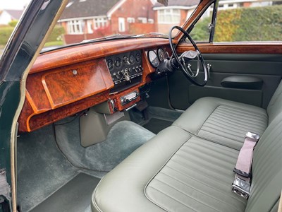 Lot 88 - 1963 Daimler V8-250