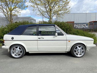 Lot 43 - 1986 Volkswagen Golf GTi Christmas Cabriolet