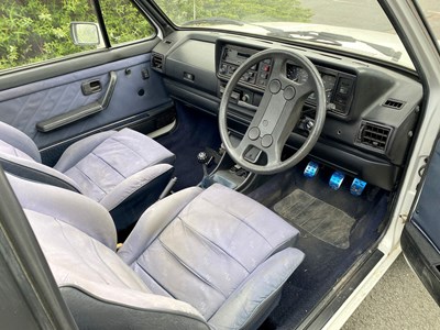 Lot 43 - 1986 Volkswagen Golf GTi Christmas Cabriolet