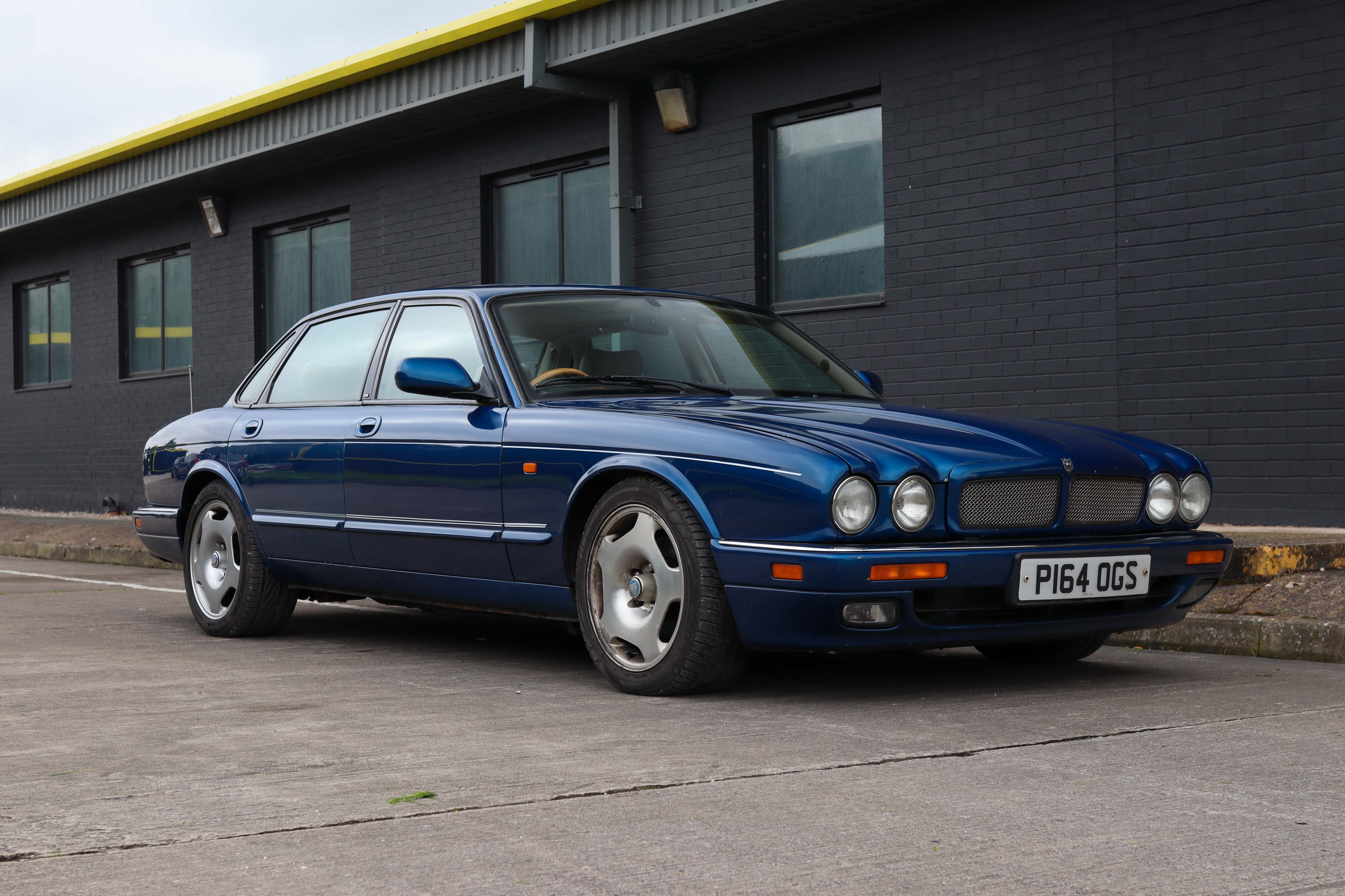 Jaguar XJR X300 Turquoise Blue Metallic 1:43 MX41001-271