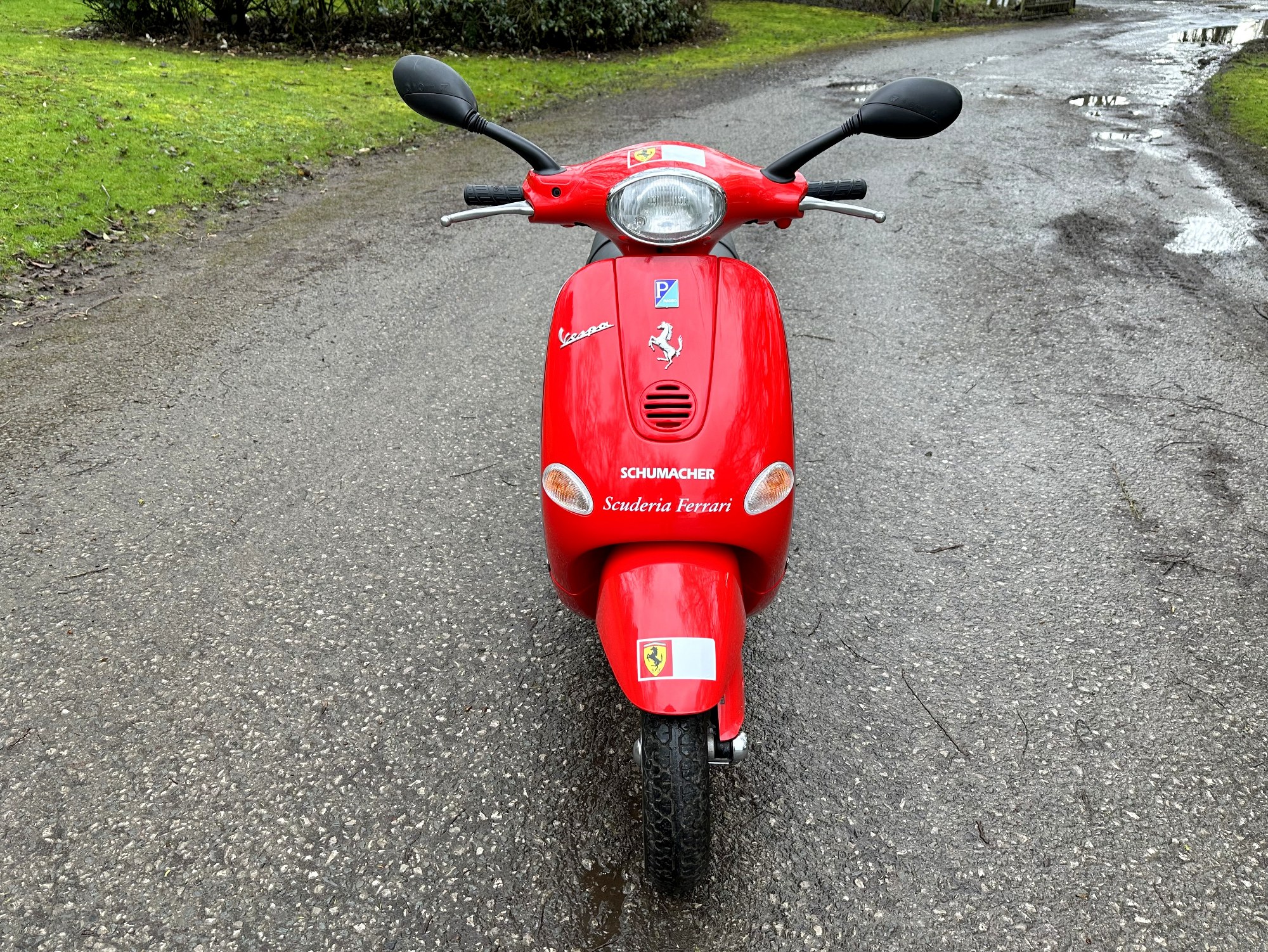 Ferrari Gruppo Motociclisti Vespa スケドーニ Ferrari Gruppo Motociclisti Vespa スケドーニ 【公式通販】