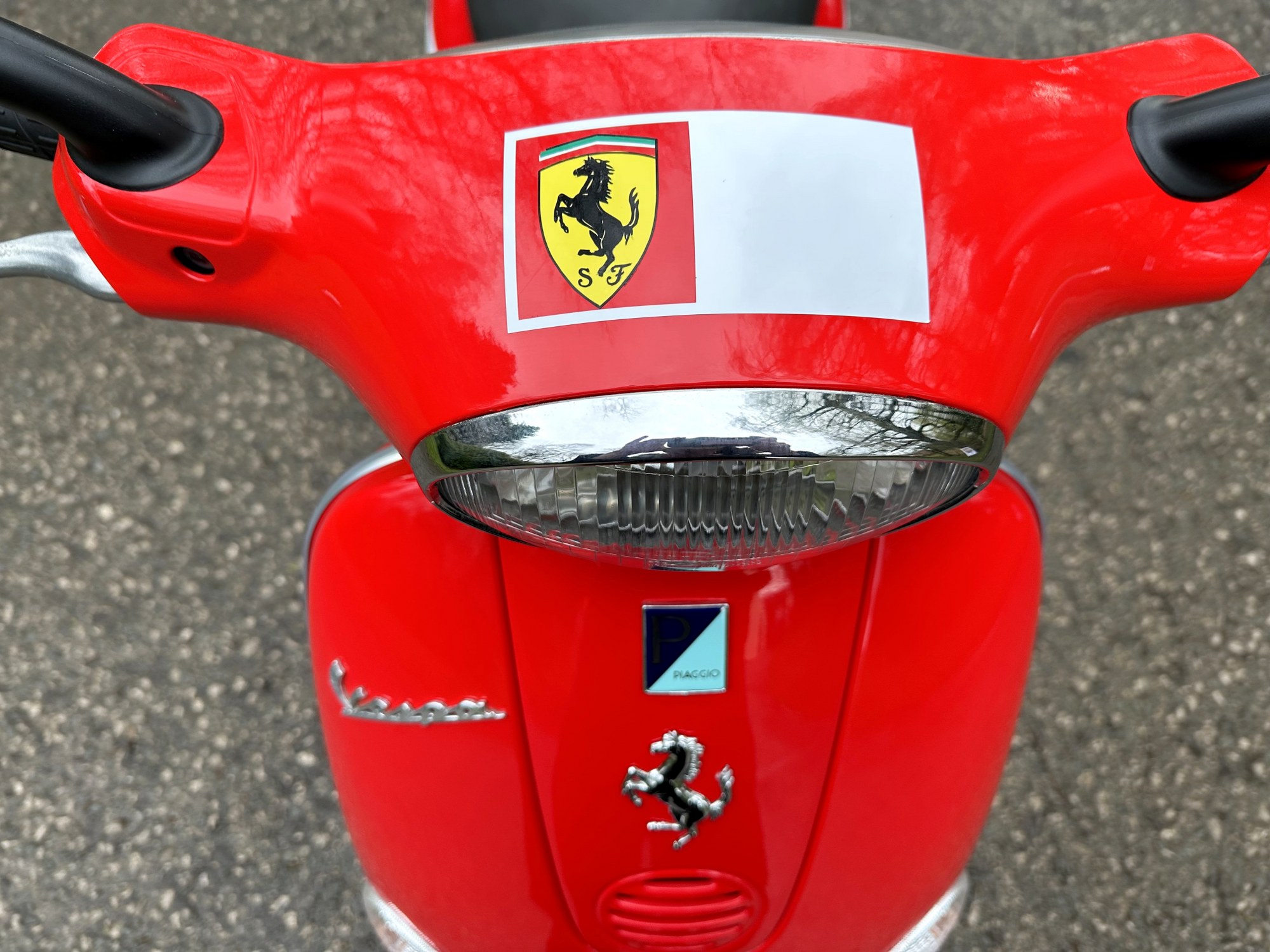 Ferrari Gruppo Motociclisti Vespa スケドーニ 2000-10 Ferrari Gruppo Motociclisti Schedoni Helmet Pair Vespa